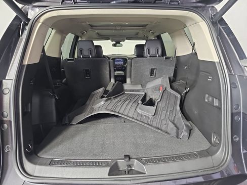 Used 2018 GMC Acadia Denali w/ Technology Package AWD/4WD image 12