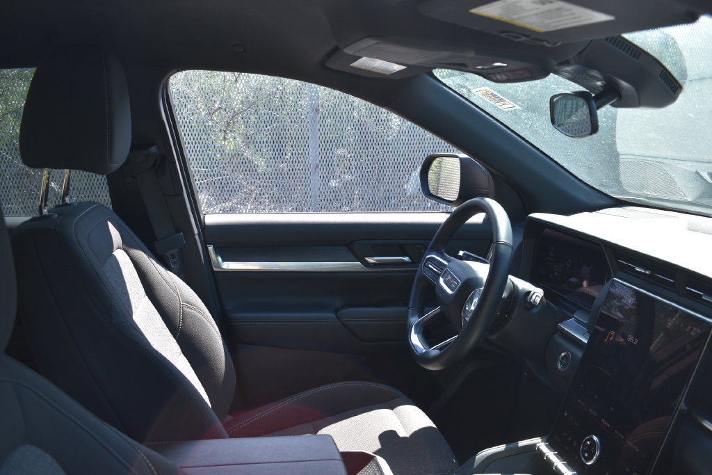 Used 2025 GMC Terrain Elevation AWD/4WD image 17