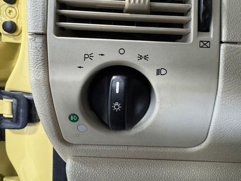 Used 2005 Chrysler Crossfire Limited RWD image 15