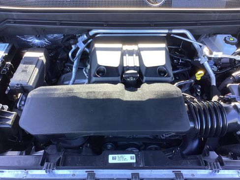 Used 2024 Chevrolet Colorado LT w/ LT Convenience Package II image 35