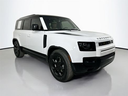 Certified 2026 Land Rover Defender 110 X-Dynamic SE AWD/4WD image 3