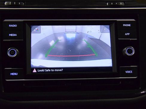 Used 2022 Volkswagen Tiguan S image 22