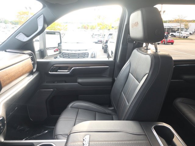 Used 2024 Chevrolet Silverado 3500 High Country w/ High Country Premium Package AWD/4WD image 29