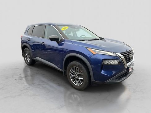 Used 2021 Nissan Rogue S image 3