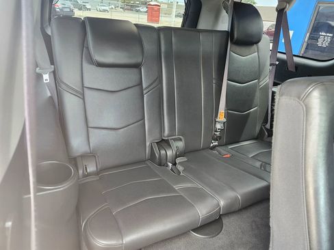 Used 2017 Cadillac Escalade ESV Luxury RWD image 22