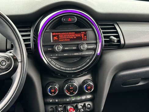 Used 2016 MINI Cooper 4-Door Hardtop image 16