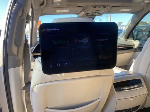 Used 2022 Cadillac Escalade ESV Sport Platinum image 13