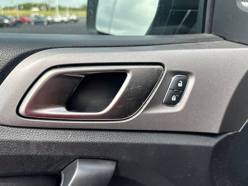 Used 2019 Ford Ranger XLT w/ Equipment Group 301A Mid RWD image 9