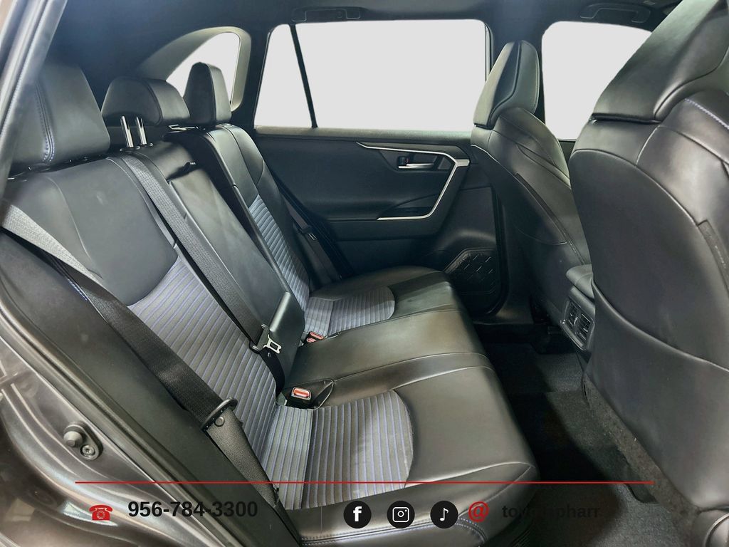 Used 2025 Toyota RAV4 XSE AWD/4WD image 26