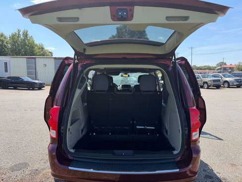 Used 2019 Dodge Grand Caravan SXT FWD image 27
