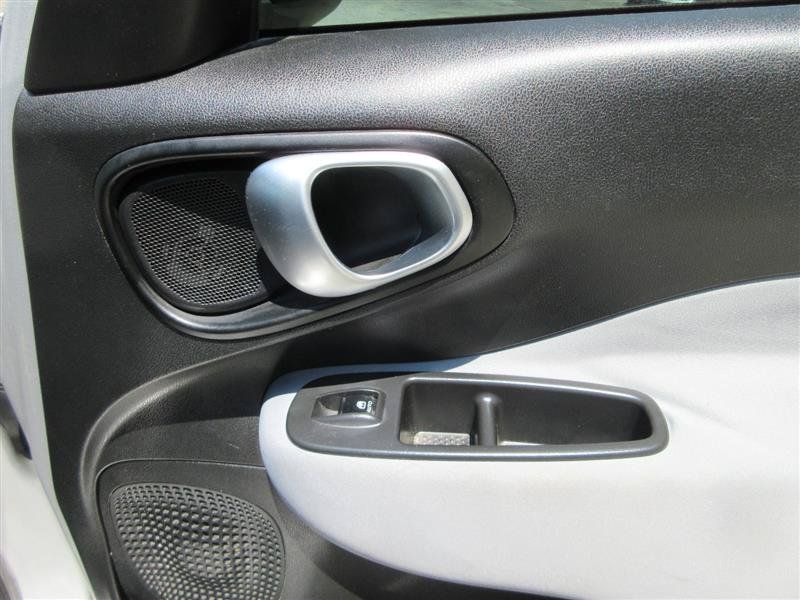 Used 2014 FIAT 500L Easy FWD image 24