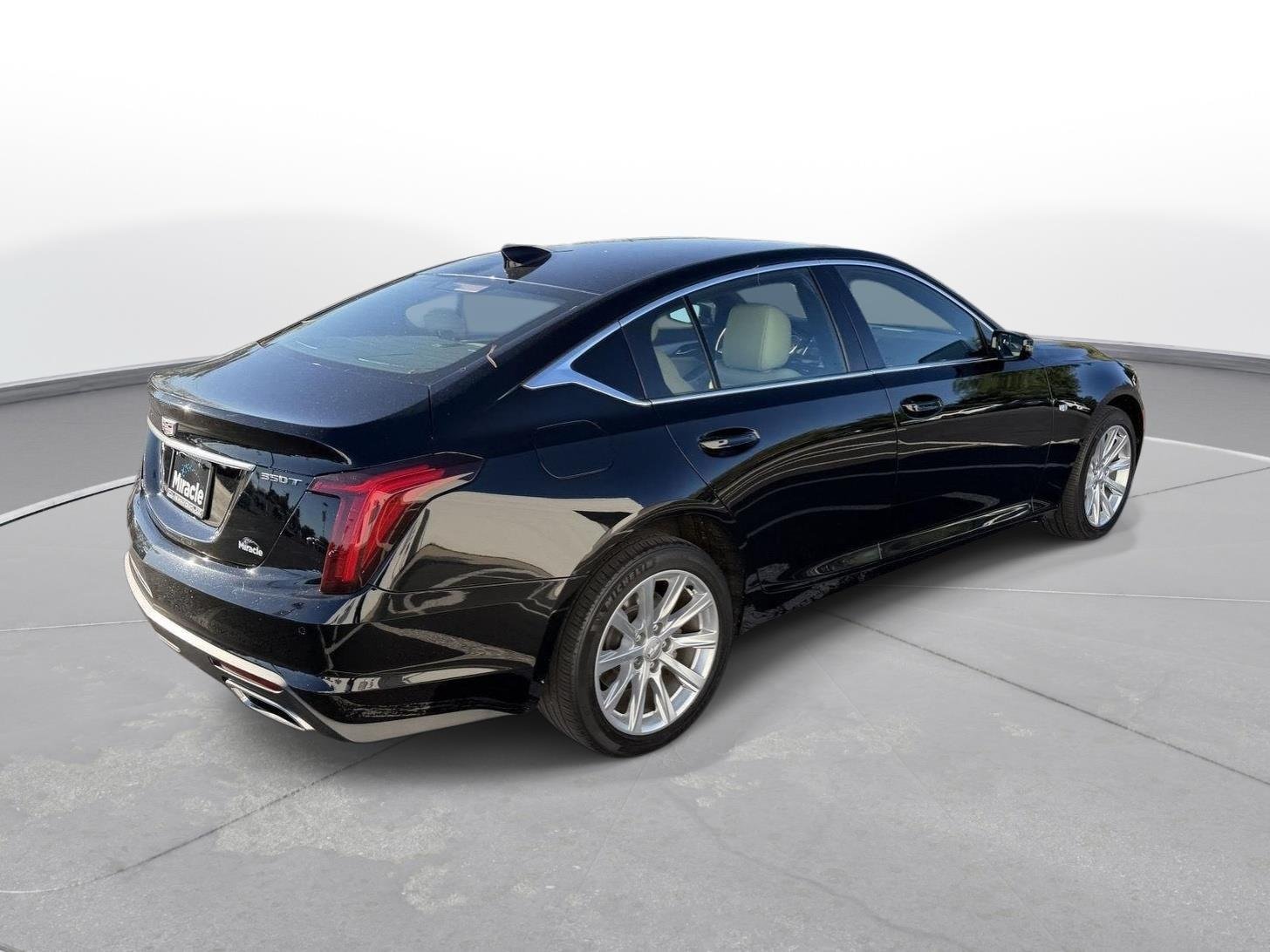 Used 2022 Cadillac CT5 Luxury w/ Cold Weather Package AWD/4WD image 5