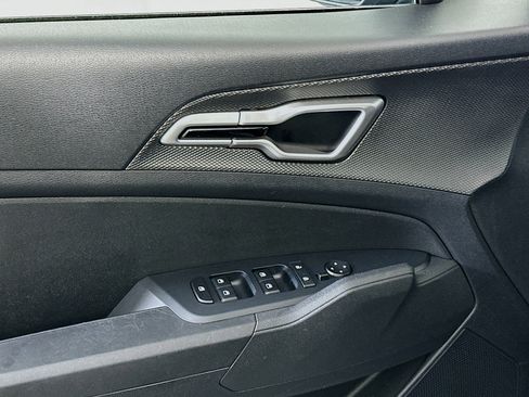Used 2025 Kia Sportage LX image 15