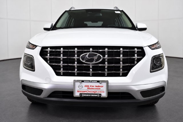 Used 2023 Hyundai Venue SEL w/ Cargo Package FWD image 2