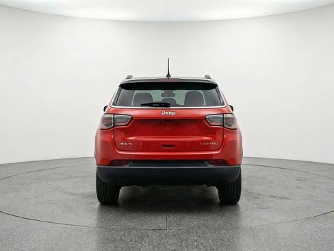 Used 2025 Jeep Compass Limited AWD/4WD image 7