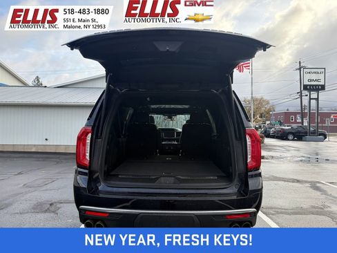 Used 2022 GMC Yukon XL Denali image 5