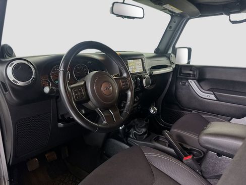 Used 2013 Jeep Wrangler Unlimited Sahara w/ Connectivity Group image 10