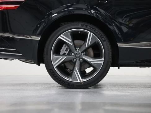 New 2026 Genesis GV80 2.5T Prestige AWD/4WD image 18