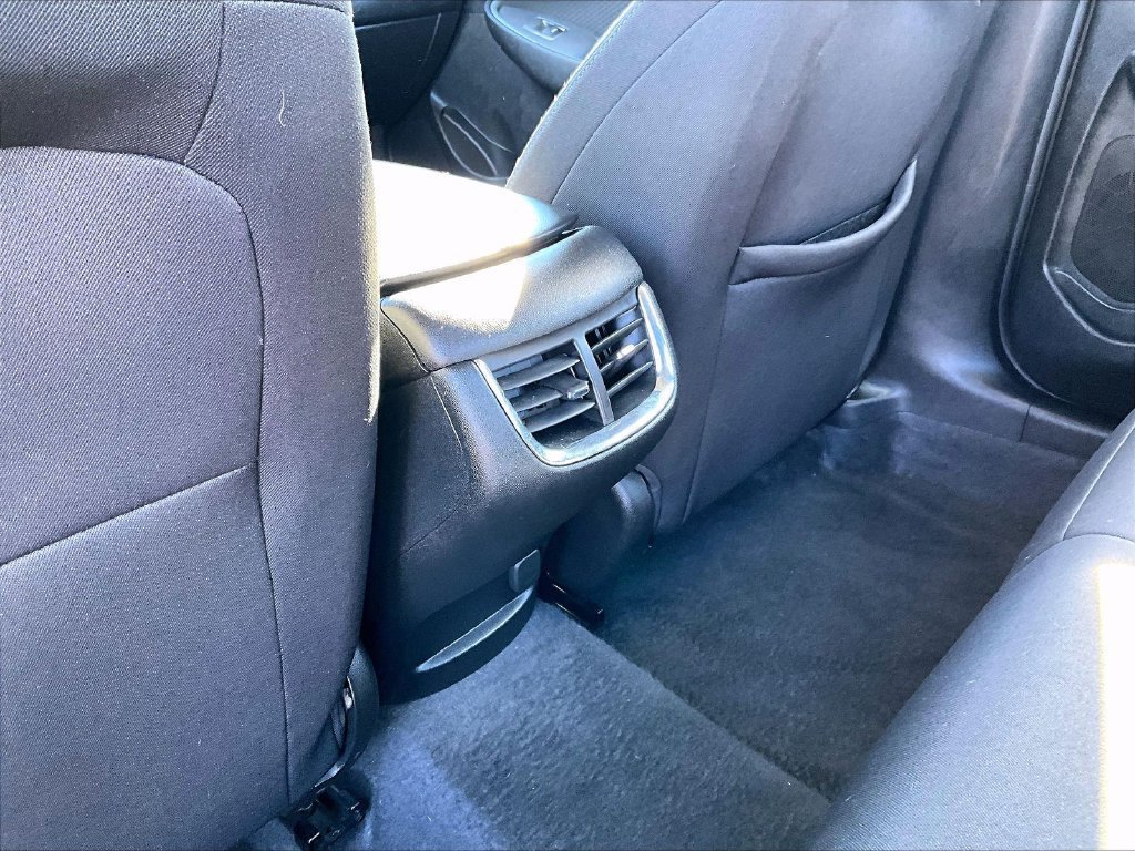 Used 2025 Chevrolet Malibu LT FWD image 26