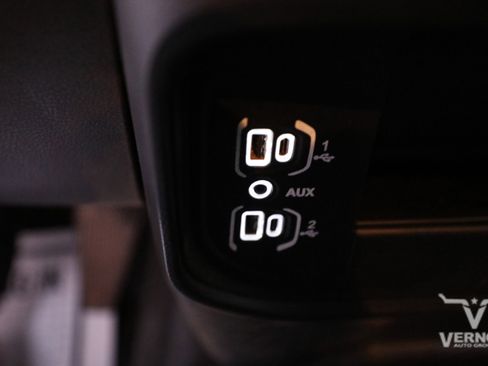 Used 2022 RAM 3500 Tradesman w/ Chrome Appearance Group image 23