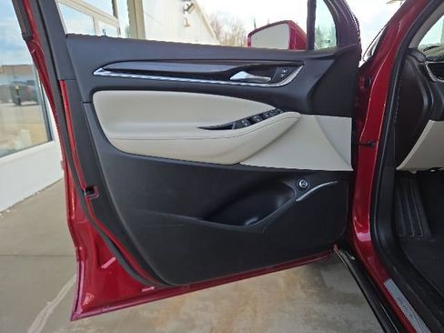 Used 2020 Buick Enclave Essence FWD image 38