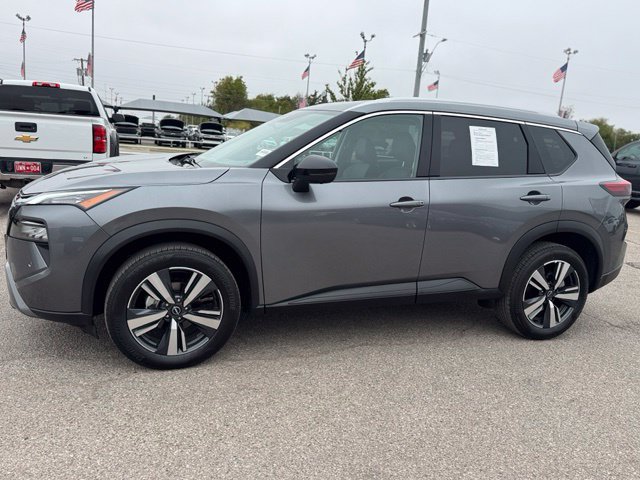 Used 2026 Nissan Rogue SL FWD image 3