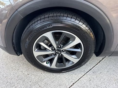 Used 2019 Kia Sorento EX image 10