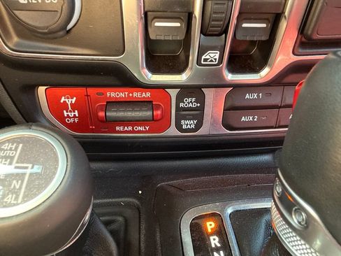 Used 2024 Jeep Wrangler Unlimited Rubicon 392 AWD/4WD image 25