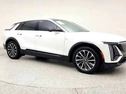 Used 2024 Cadillac Lyriq Sport image 3