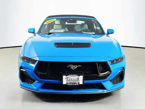 Used 2025 Ford Mustang GT Premium RWD image 2