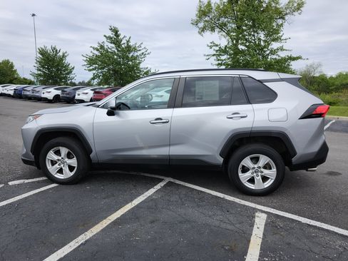 Used 2021 Toyota RAV4 XLE AWD/4WD image 13