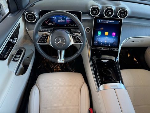 Certified 2025 Mercedes-Benz GLC 300 image 17