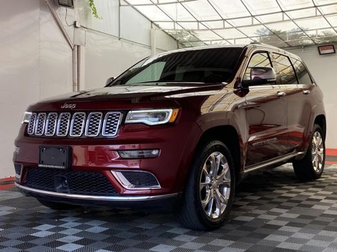 Used 2019 Jeep Grand Cherokee Summit AWD/4WD image 3
