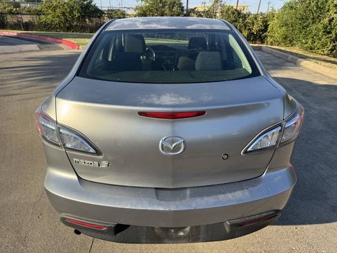 Used 2011 MAZDA MAZDA3 i Sport FWD image 6