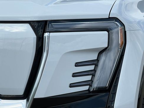 New 2025 GMC Sierra EV Denali AWD/4WD image 45