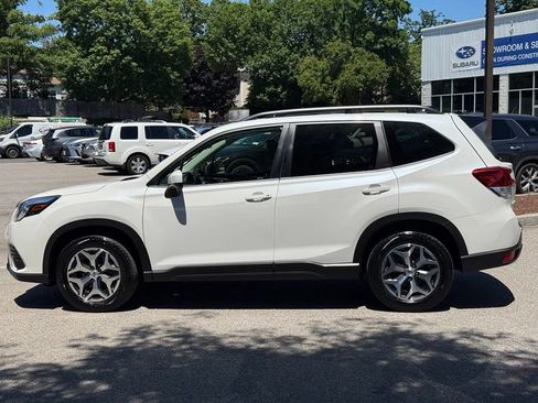 Used 2024 Subaru Forester Premium AWD/4WD image 6