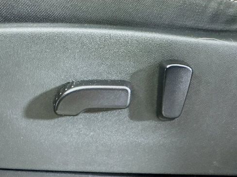 Used 2023 Nissan Frontier SV w/ Midnight Edition Package image 19