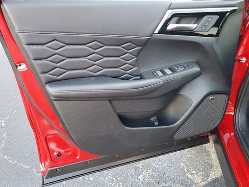 New 2025 Mitsubishi Outlander SEL image 8