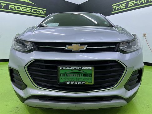 Used 2020 Chevrolet Trax LT AWD/4WD image 3