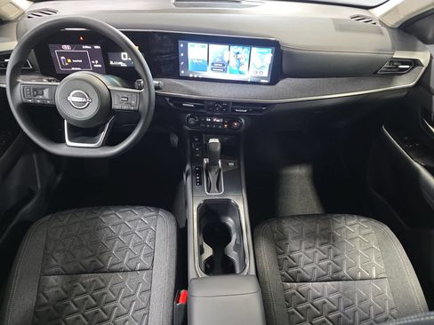 New 2027 Nissan Kicks SV w/ Cold Weather Package FWD image 9