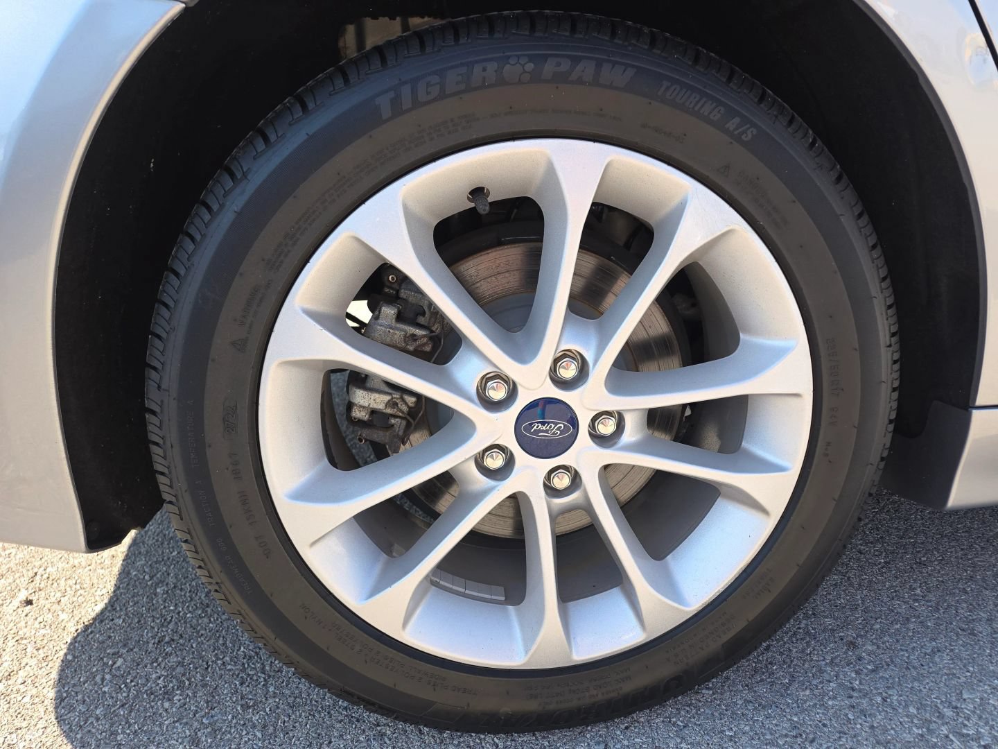 Used 2020 Ford Fusion SE FWD image 35