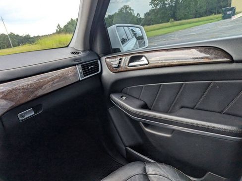 Used 2014 Mercedes-Benz GL 450 4MATIC image 40