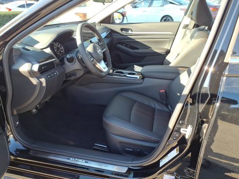 New 2025 Nissan Altima 2.5 SR w/ SR Premium Package image 7