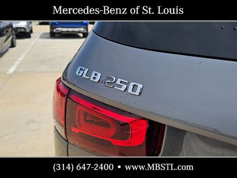 Used 2023 Mercedes-Benz GLB 250 4MATIC image 6
