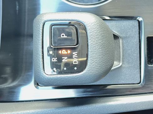 Used 2023 Nissan Rogue SV w/ SV Premium B Package image 22