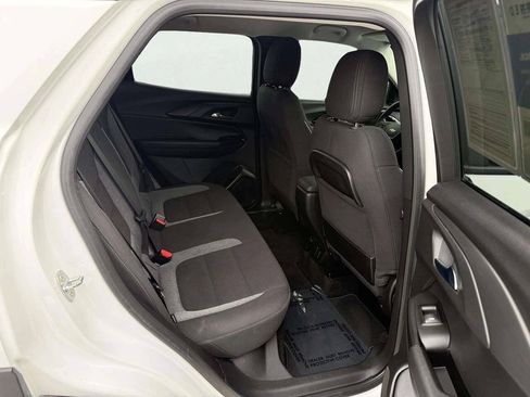 Used 2022 Chevrolet TrailBlazer LT w/ Convenience Package FWD image 13