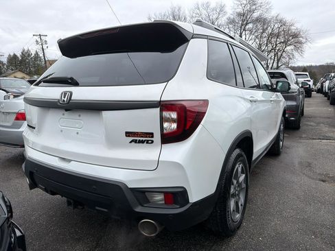 Used 2023 Honda Passport TrailSport image 6