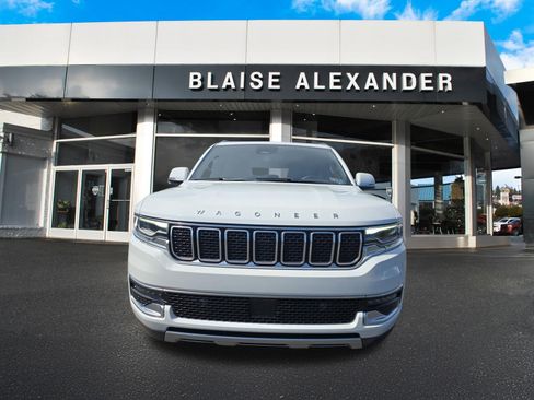 Used 2022 Jeep Wagoneer Series II AWD/4WD image 9