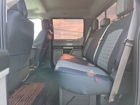 Used 2017 Ford F250 XLT w/ XLT Premium Package image 12