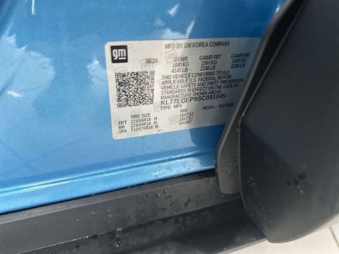 Used 2025 Chevrolet Trax RS w/ Driver Confidence Package image 35